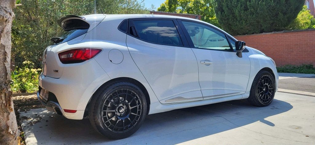 Renault Clio R.S. ~ historique complet ~ 200 ch, Autos, Renault, 144 g/km, Euro 5, Achat, https://public.car-pass.be/vhr/40f145a3-8799-4f9c-8a7d-3f5ebde2eba3