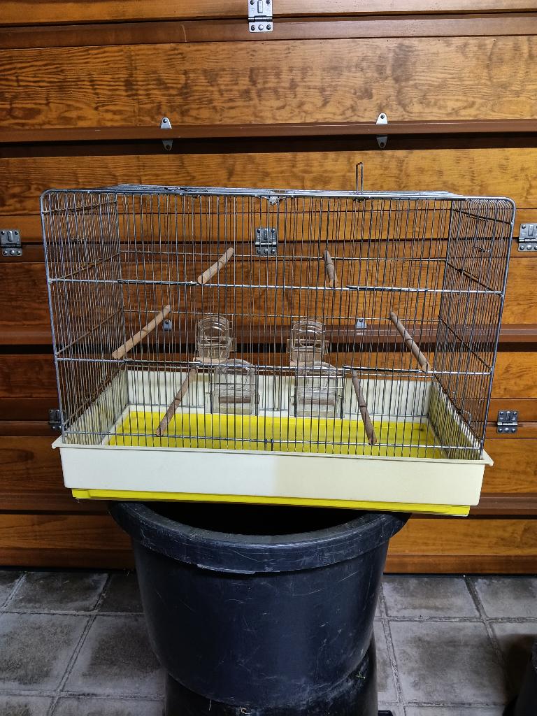 Vogelkooi, 60cm x 34cm op 47cm hoog, Ophalen, Zo goed als nieuw, Vogelkooi