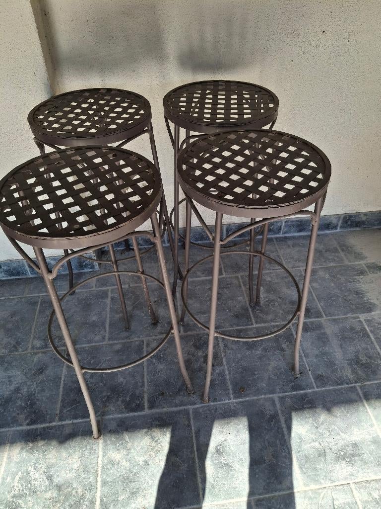 Tabourets (4) intérieurs ou extérieurs en fer forgé, Enlèvement, Comme neuf, Fer