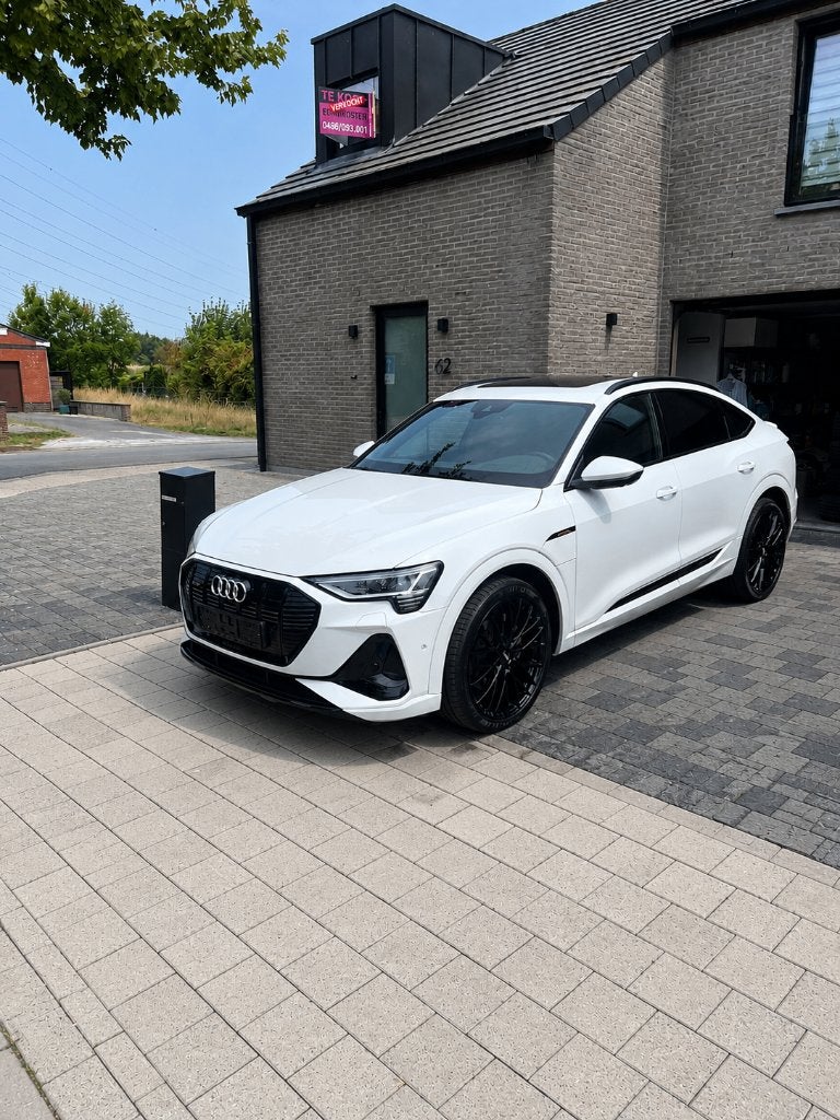 Audi Q8 Etron 55 Sportback S Line / Pano / Btw aftrekbaar, Auto's, Automaat, Leder, Elektrisch, Vierwielaandrijving