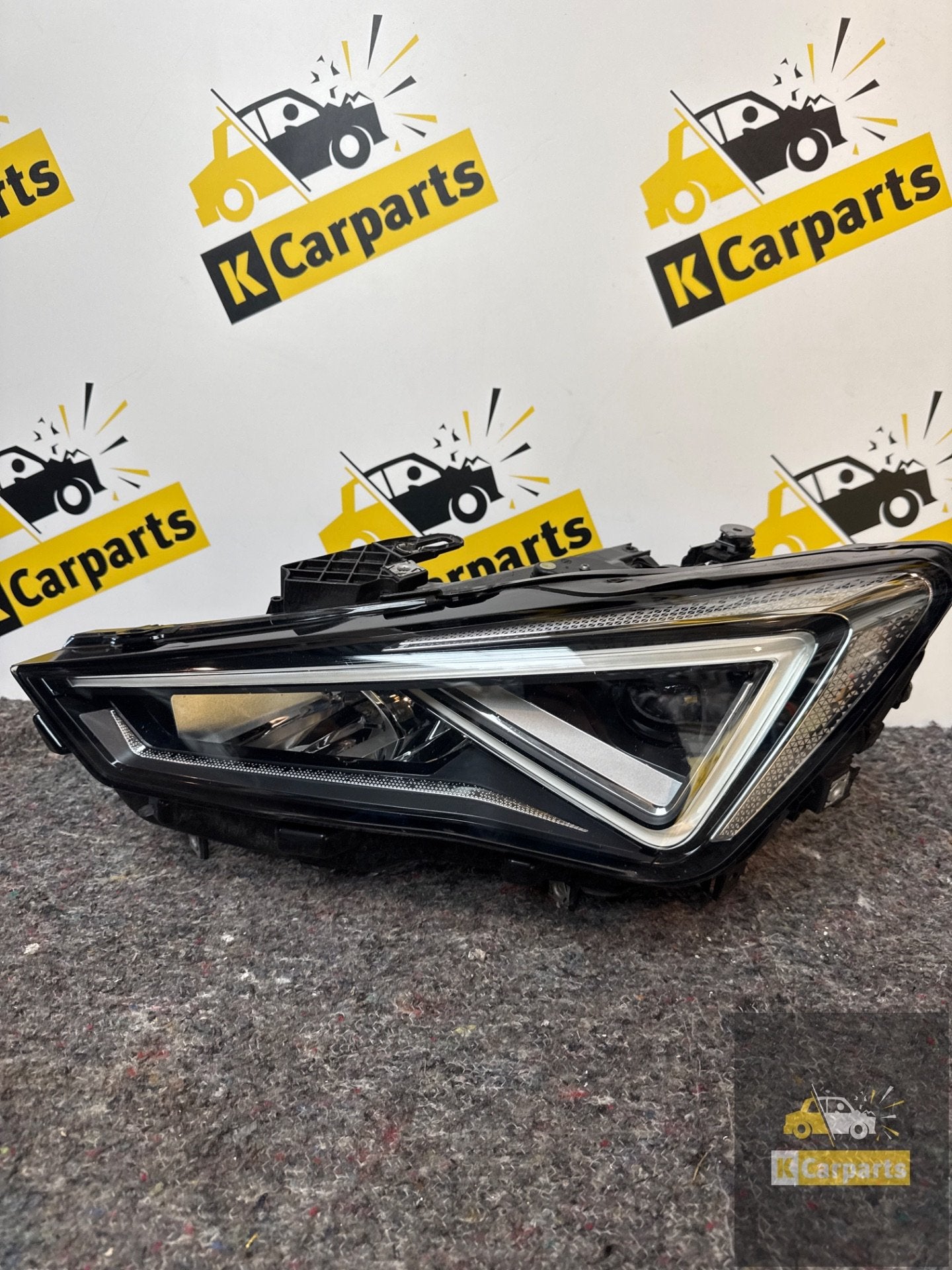 CUPRA FORMENTOR VOL LED KOPLAMP LINKS 5FG941007E ORIGINEEL, Gebruikt, Autovia A-2, Km 585 585
08760  Martorell, ES, SEAT S.A.
