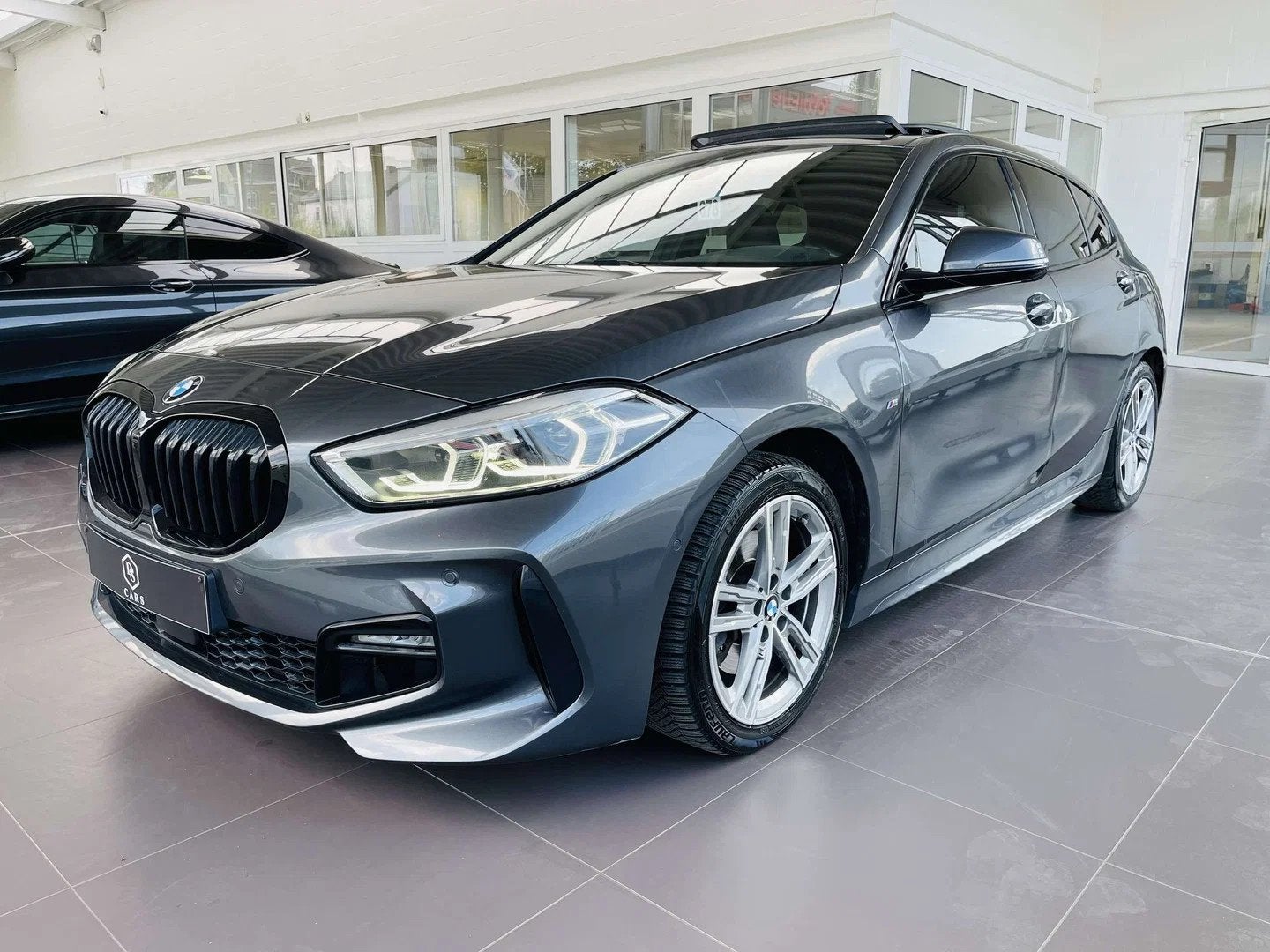 BMW 1 Serie 116 iA * GARANTIE + PACK M + TOIT PANO + COKCPIT, Auto's, 116 g/km, 1 Reeks, Gebruikt, 5 deurs