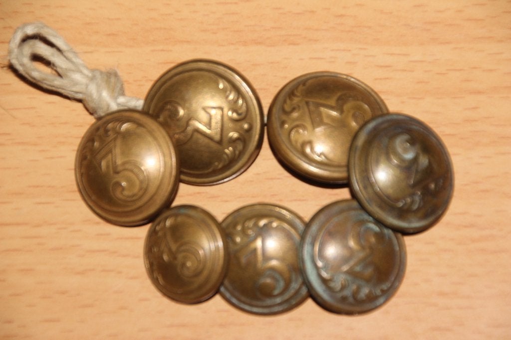 ABBL WW1lot de 7 boutons du "3eme Regt de Ligne", Collections, Envoi, Armée de terre, Vêtements ou Chaussures