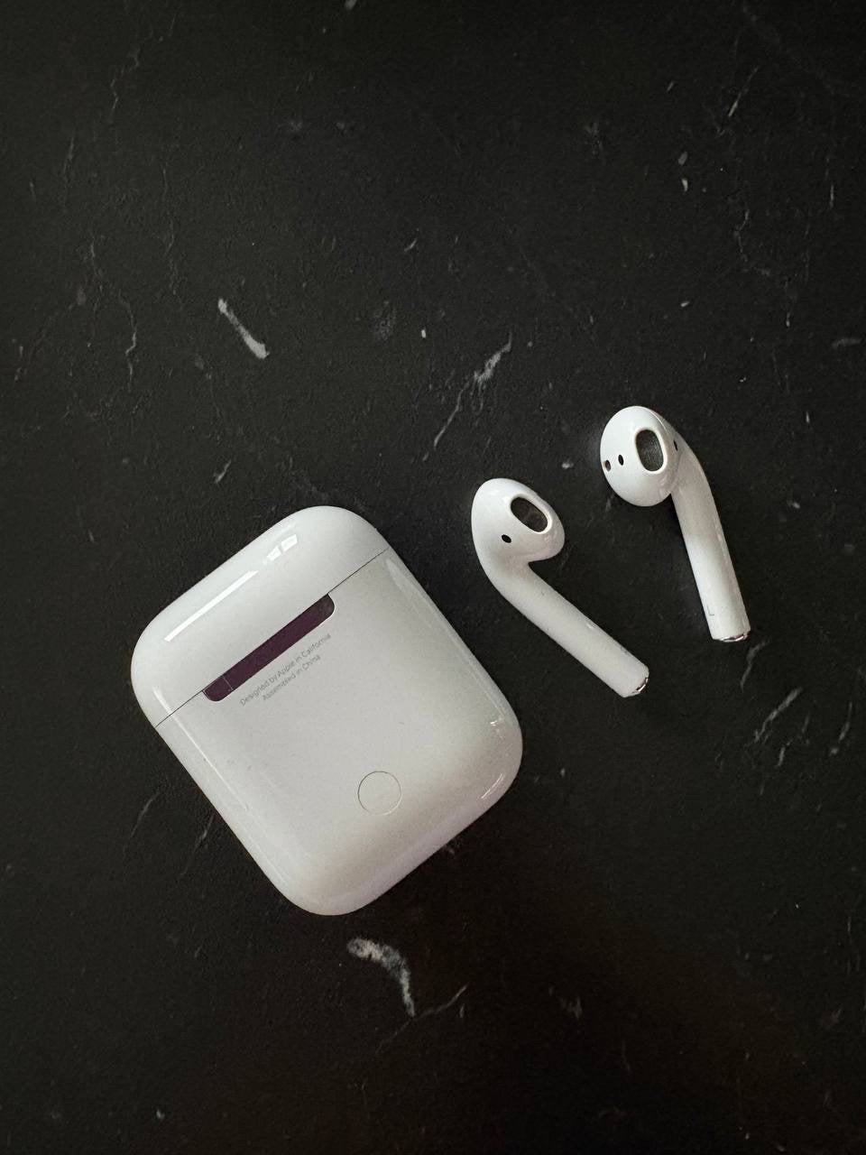 AirPods - 2nd generation 2019, Ophalen, Zo goed als nieuw, Apple, In oorschelp (earbud)