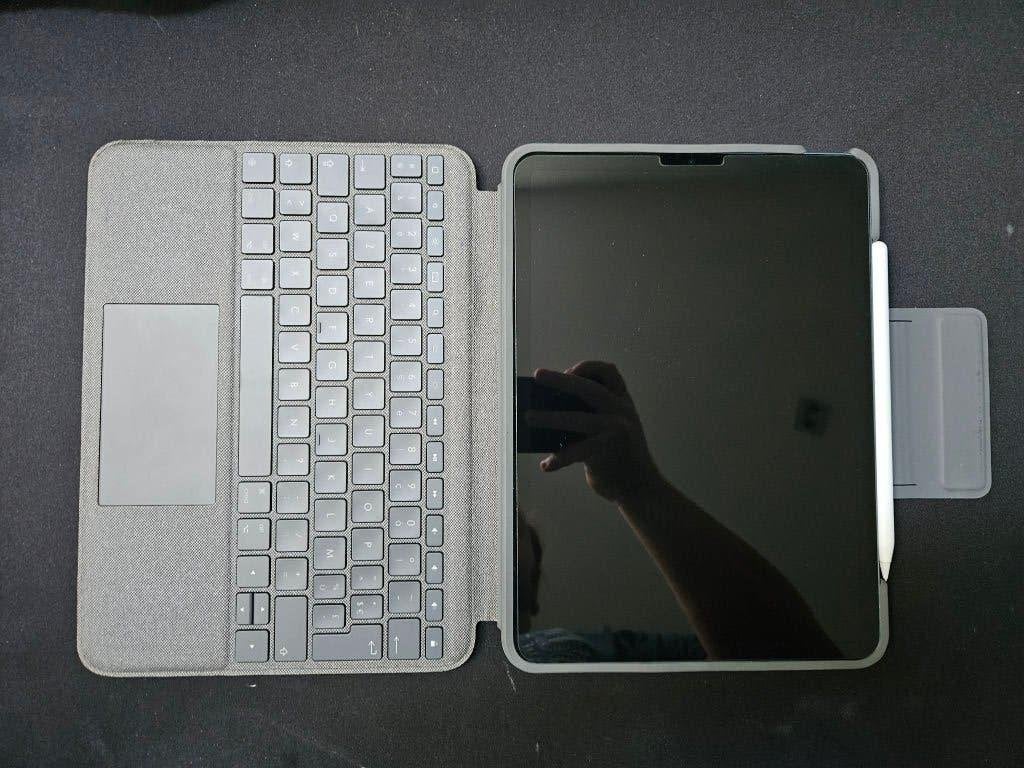 Ipad Air 5 avec Apple Pencil 2 et FolioTouch(clavier/case), 11 pouces, Apple iPad Air, Comme neuf, Enlèvement