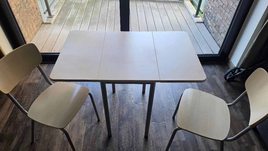 Plooi tafel met twee stoelen, Ophalen, Overige materialen, Zo goed als nieuw, 75 cm of meer