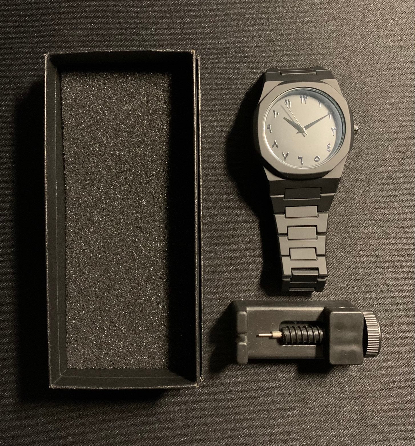 Montre arabe noir, Handtassen en Accessoires, Horloges | Heren, Ophalen of Verzenden