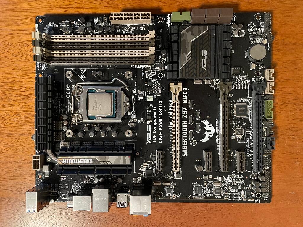 ASUS Sabertooth Z97 Mark 2 moederbord met CPU en RAM, Computers en Software, Moederborden, Gebruikt, Intel, DDR3, Ophalen of Verzenden