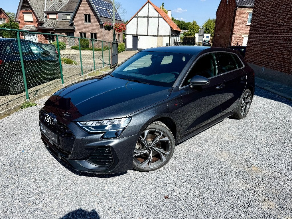 Audi A3 PHEV 40 TFSIe 3x S line S tronic | Matrix | Acc, Auto's, Audi, 2095 kg, 1498 cc, 4 cilinders, Leder en Stof