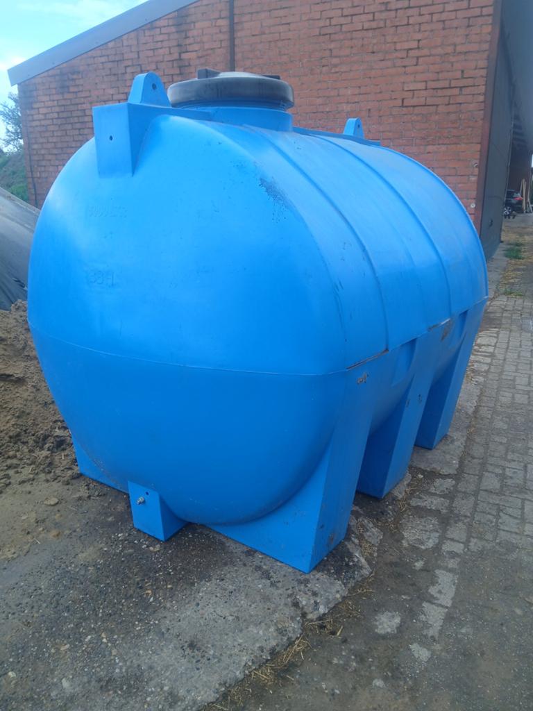5000 lieter vat, Tuin en Terras, Regentonnen, Gebruikt, Kunststof, 150 liter of meer, Ophalen