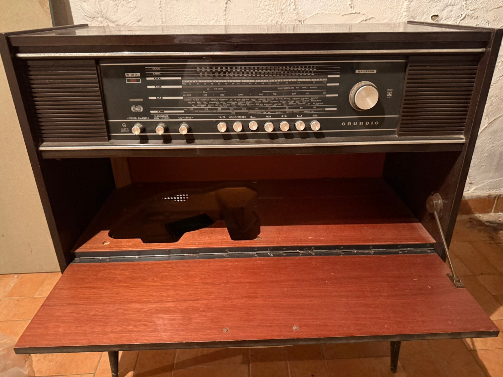 -Grundig vintage meubilair — lampradio — jaren 50/60, Antiek en Kunst, Ophalen