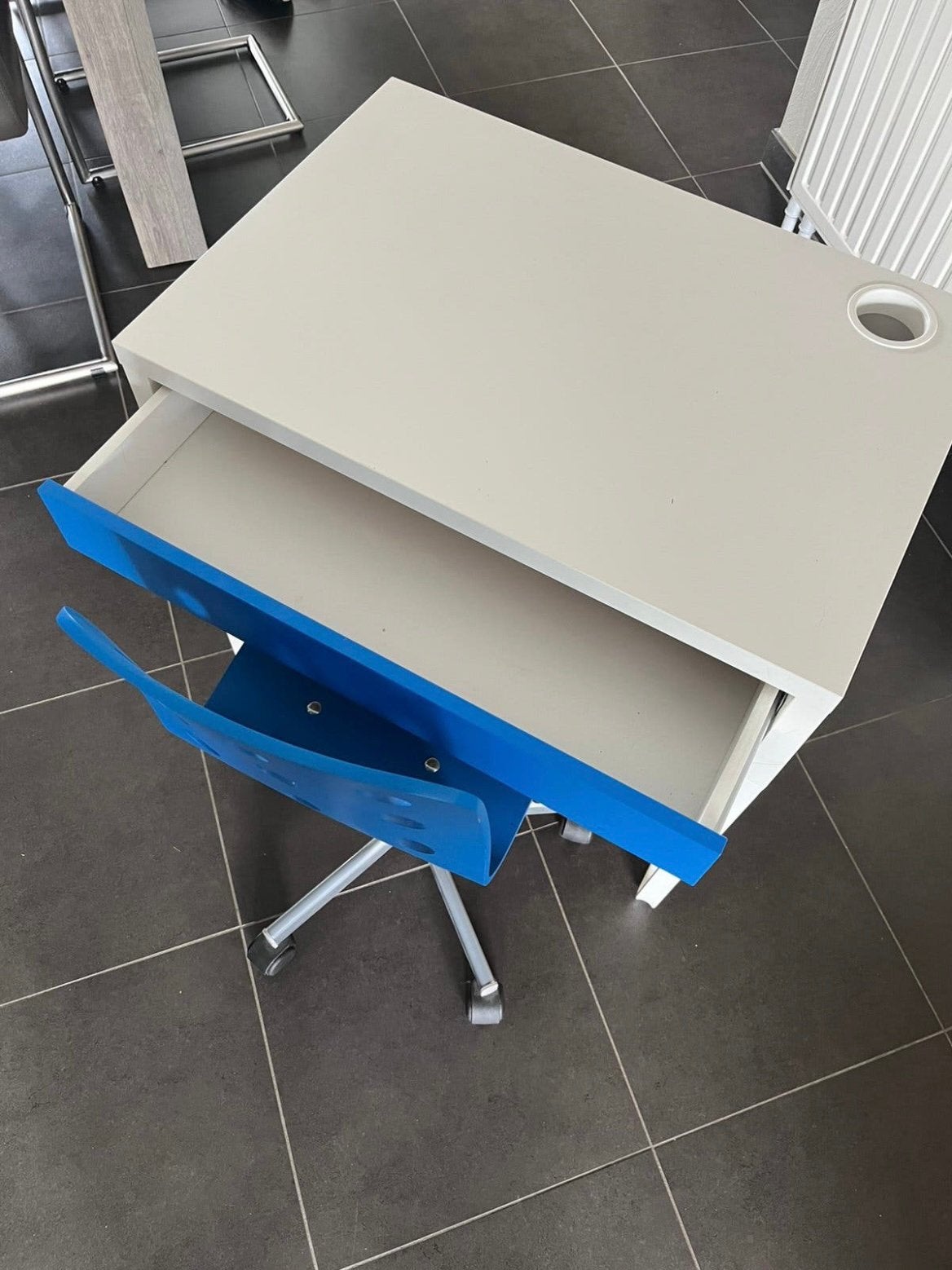 Bureau jongen. Laatste afprijzing, Ophalen, Zo goed als nieuw
