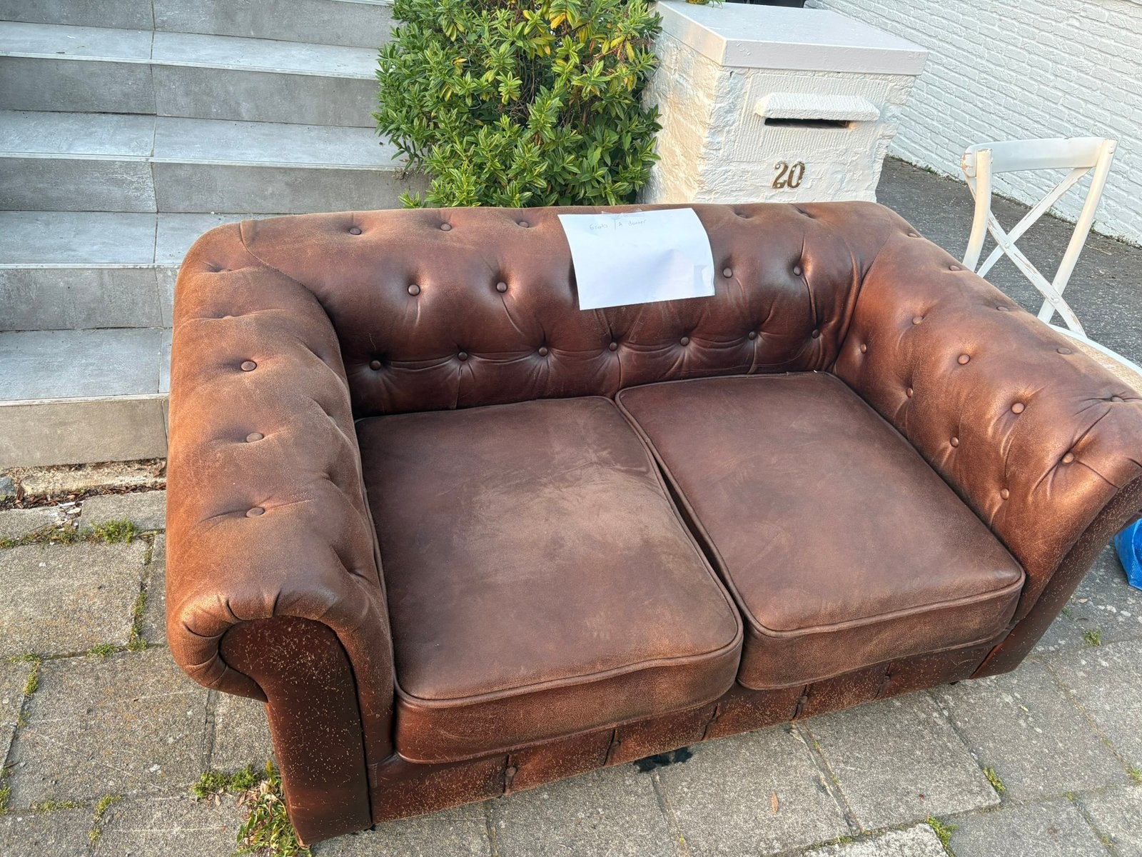 Chesterfield coach, Enlèvement, Comme neuf