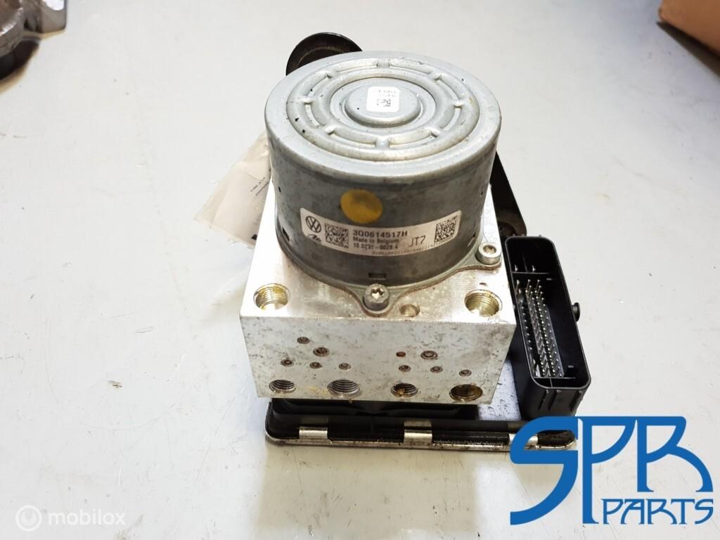 ABS-pomp 3Q0614517H PASSAT B8 ABS POMP HYDRAULIC UNIT, Gebruikt, Ophalen of Verzenden