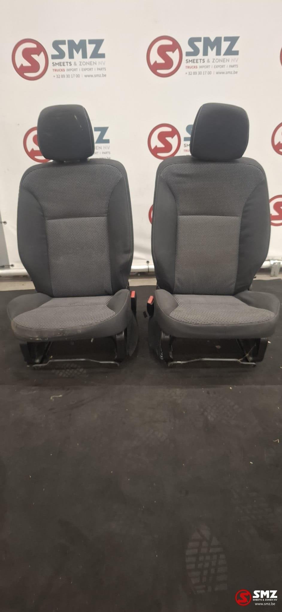 Occ Lot de 5 chaises Mercedes, Utilisé