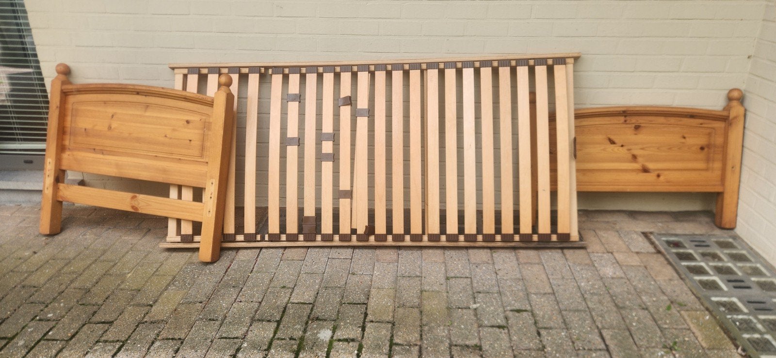 2 lits simples en bois, Maison & Meubles, Enlèvement, Bois