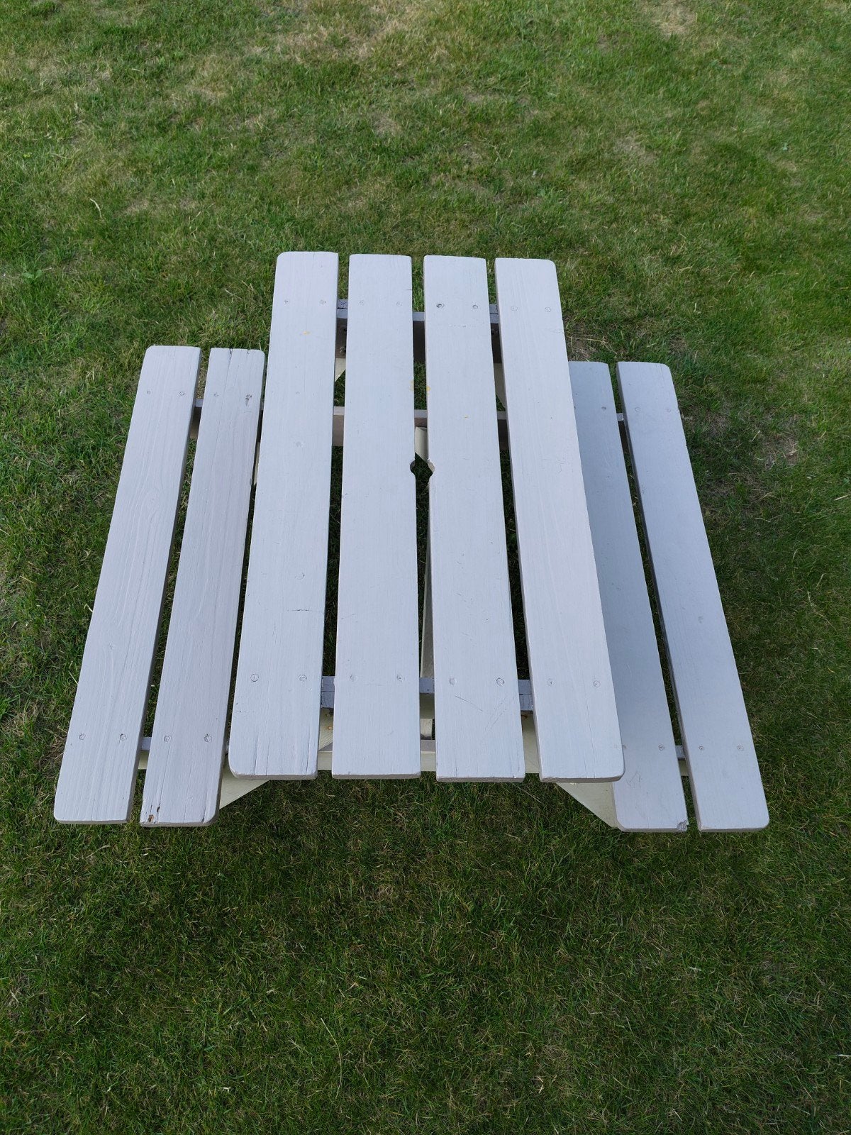 Kinderpicknicktafel, Ophalen