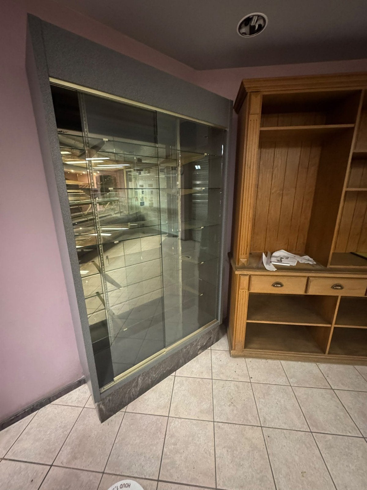 vitrine kast, Ophalen