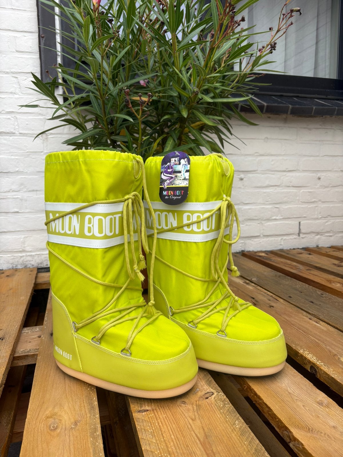 Moon Boots jaune fluo Gr.40 New, Enlèvement ou Envoi, Neuf