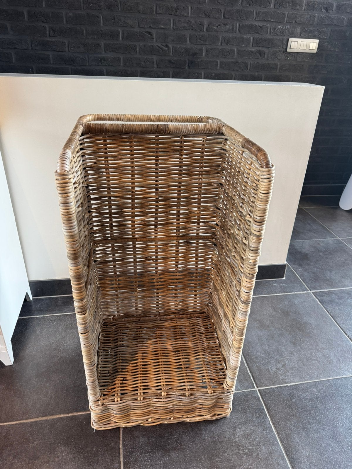 Haardmand rotan grijs, op stevige wielen, Enlèvement, Comme neuf