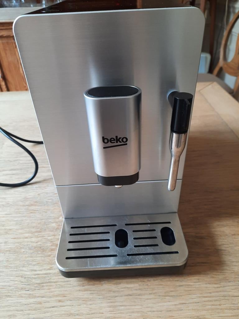 Machine full automatique Beko CEG5311X avec mousseur de lait, Electroménager, Enlèvement