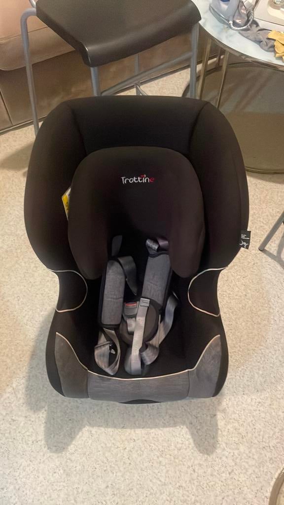 Siège auto enfants - bebe ( Trottine ), Kinderen en Baby's, Autogordel of Isofix, 0 t/m 18 kg, Zijbescherming, Zo goed als nieuw