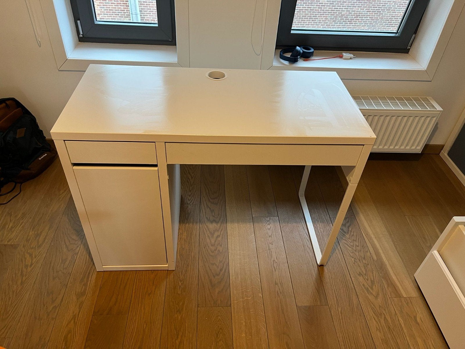 Bureau Ikea, Enlèvement, IKEA