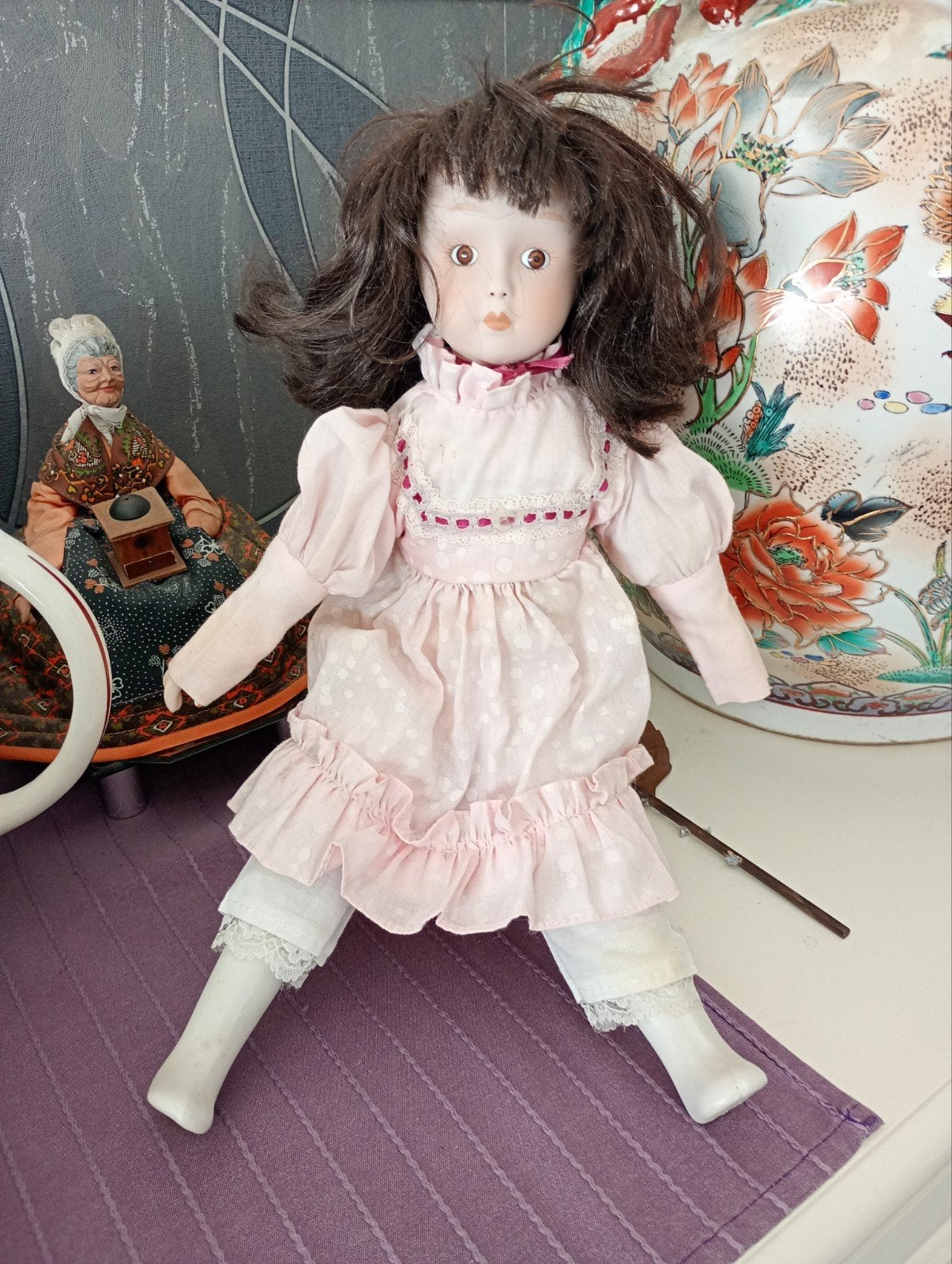 Poupée en porcelaine, Enlèvement, Poupée