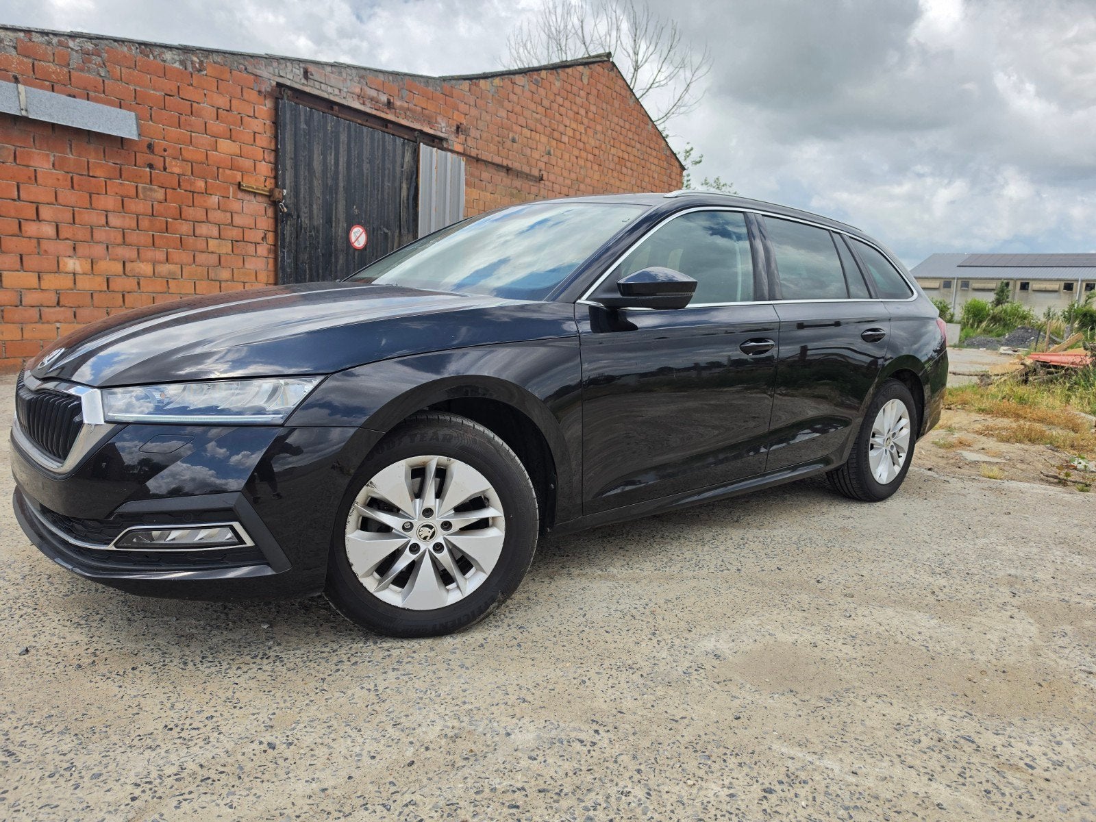 Skoda octavia 1.0 Tsi Dsg benzine Bouwjaar 2021 Euro 6D me, Auto's, Skoda, Alcantara, Zwart, Bedrijf, Berline