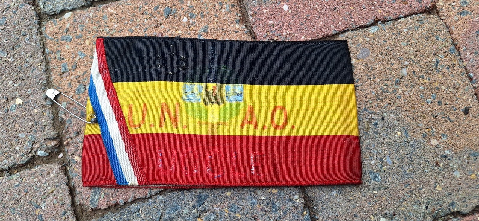 Belgische armband  UNAO, Verzamelen, Militaria | Tweede Wereldoorlog, Ophalen