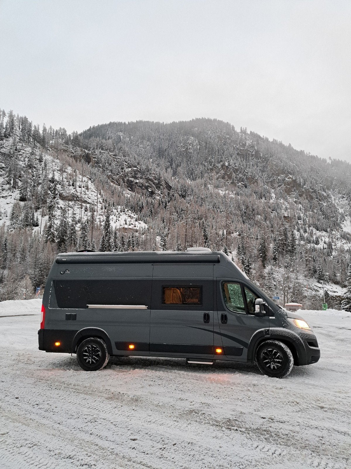 mega mobile (winter vaste camper), Caravans en Kamperen, Overige merken, Buscamper of Camperbus, Verwarmde buitenspiegels, Ringverwarming