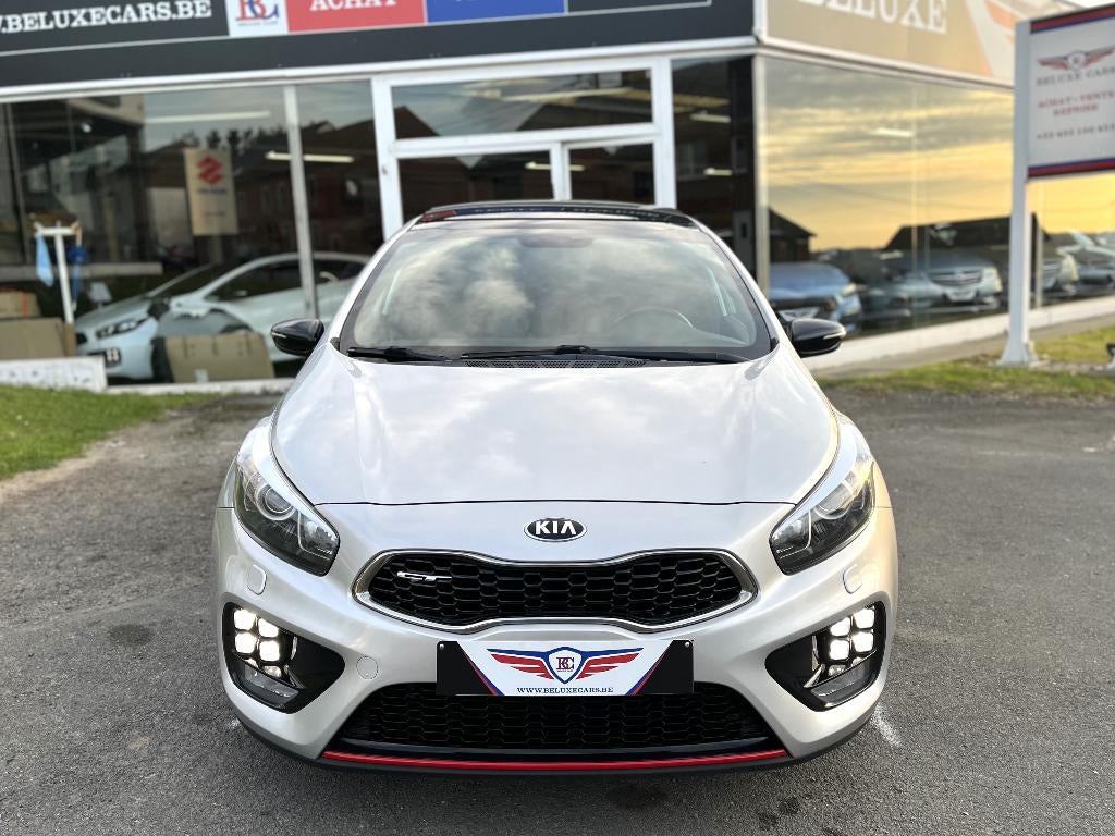 KIA Cee'd GT 1.6 T-GDi*TOIT-OUVRANT*XENON*CAMERA*GPS*CUIR*, Autos, Kia, Cuir, Achat, Entreprise, Boîte manuelle