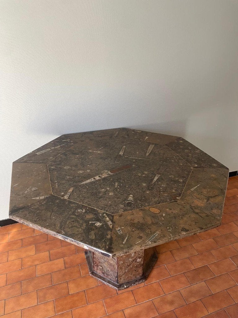 Marmeren Salontafel met Fossielen (Orthoceras) eettafel, Ophalen, Zo goed als nieuw