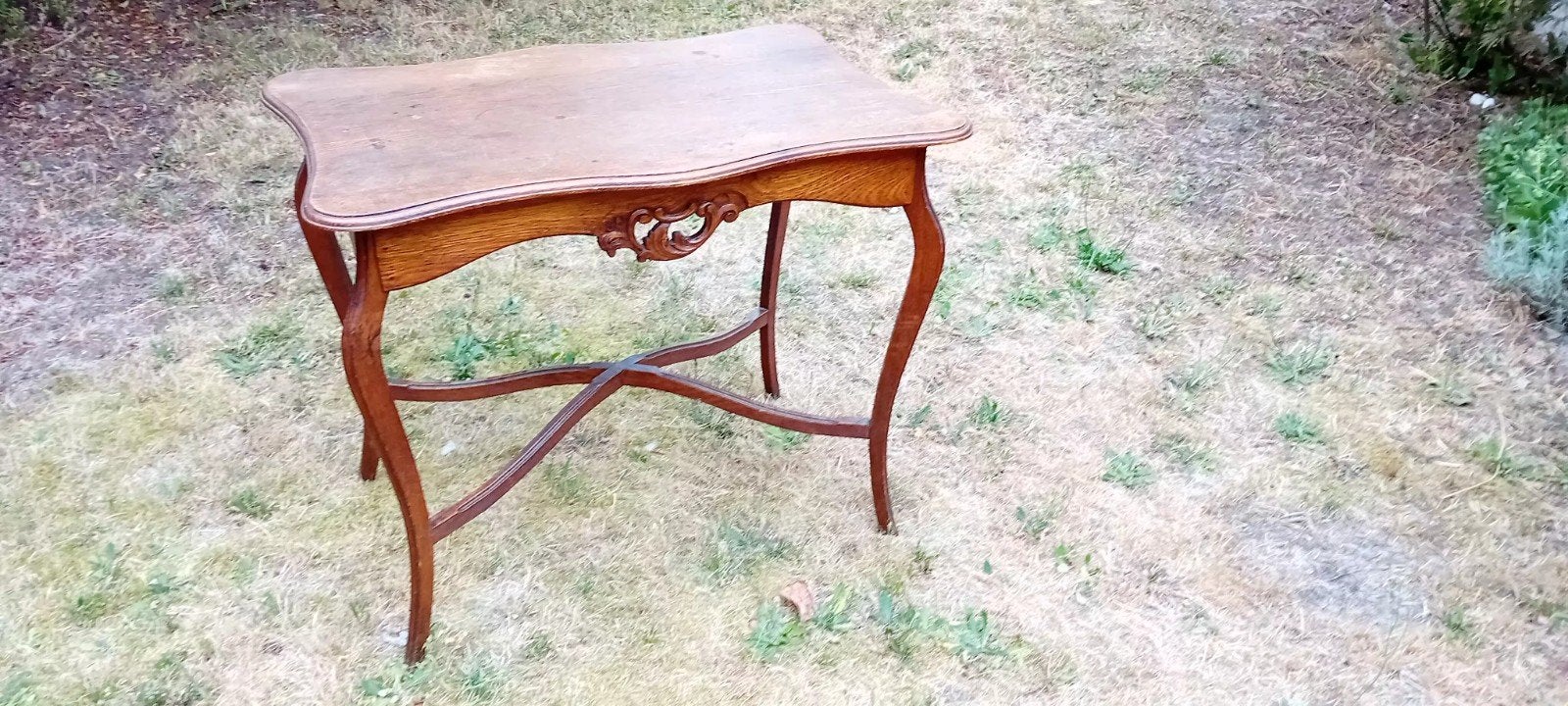 Petite table, Enlèvement