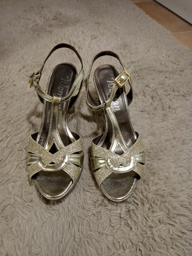 Sandales élégantes pour les soirées, dorée, pointure : 36, Ophalen of Verzenden, Schoenen met hoge hakken, Gedragen, Overige kleuren