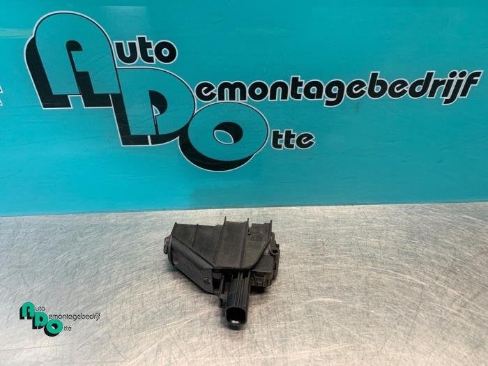 Moteur de verrouillage clapet réservoir d'un Ford S-Max (S-, -, 3 mois de garantie, -, -