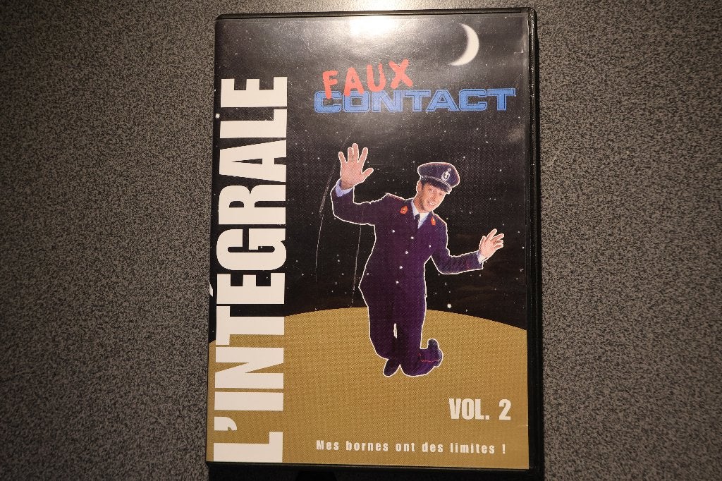 dvd: Faux Contacts: L'intégrale Vol 2 (Manu Thoreau), Vanaf 9 jaar, Ophalen of Verzenden, Frans, Gebruikt