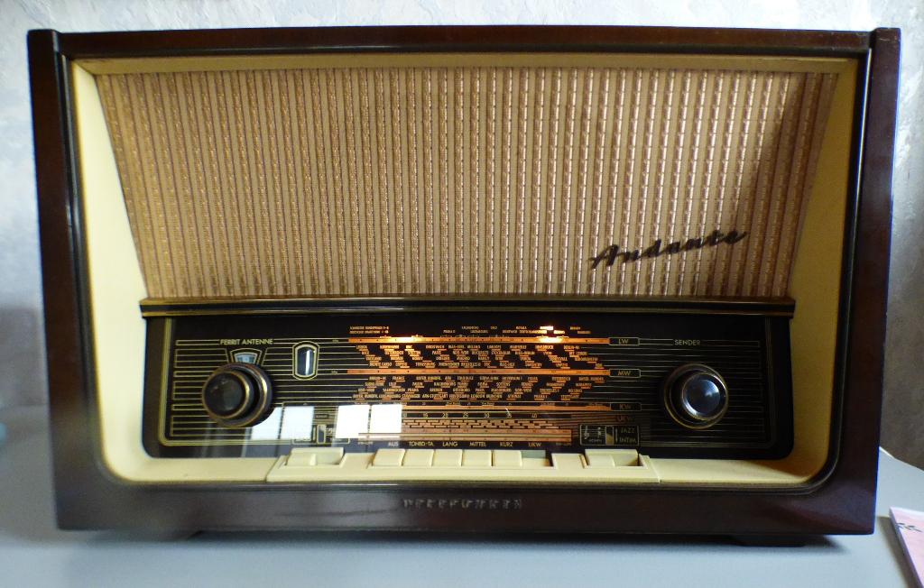Radio Telefunken Andante 8, Antiek en Kunst, Ophalen