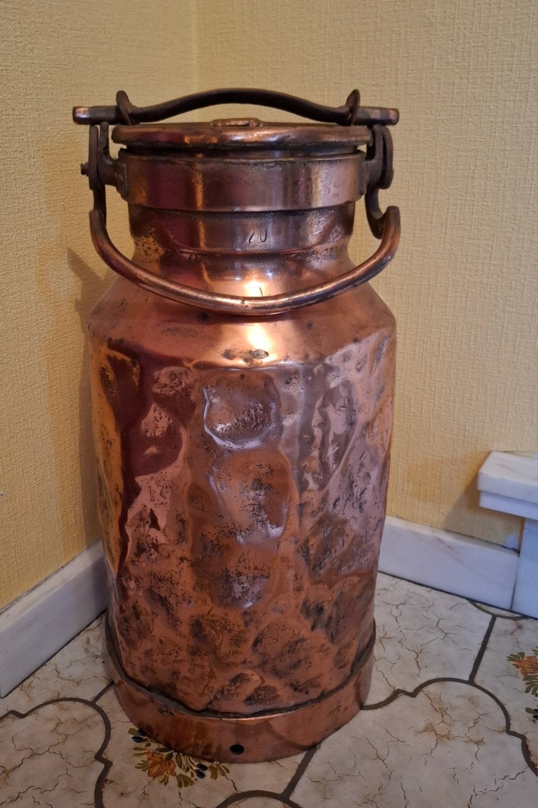 Klassieke koperen melkbus, Ophalen, Koper
