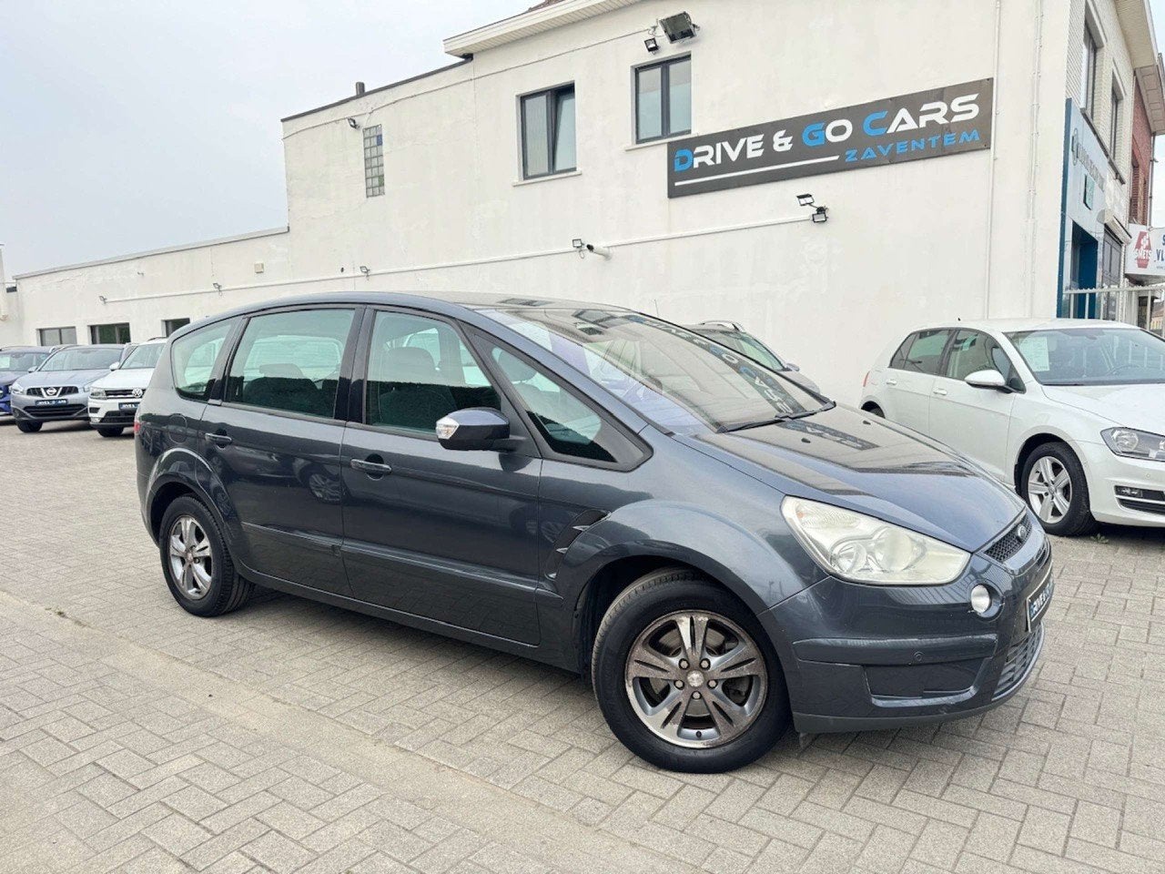 Ford S-Max 2.0i Benzine | Navigatie | Airco (bj 2008), Auto's, Ford, Voorwielaandrijving, Euro 5, Gebruikt, 4 cilinders