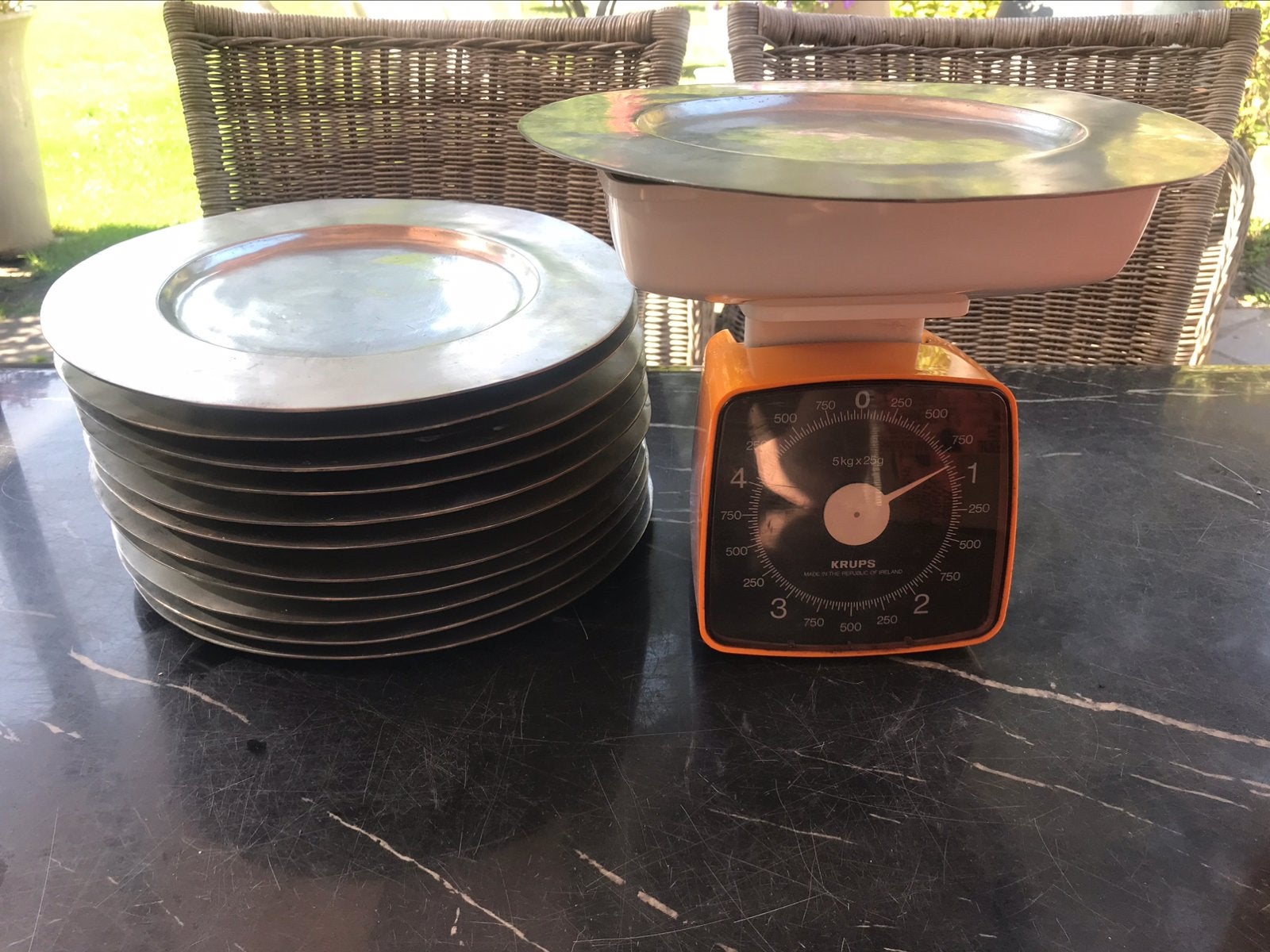12 zilver tinnen onder borden 30 cm doorsnee gestempeld 92 %, Ophalen, Bord(en)