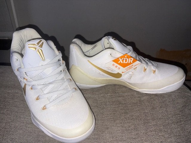 Nike Kobe 9 White Gold - Maat 42 - Basketball schoen, Kleding | Heren, Ophalen, Wit, Zo goed als nieuw, Sneakers