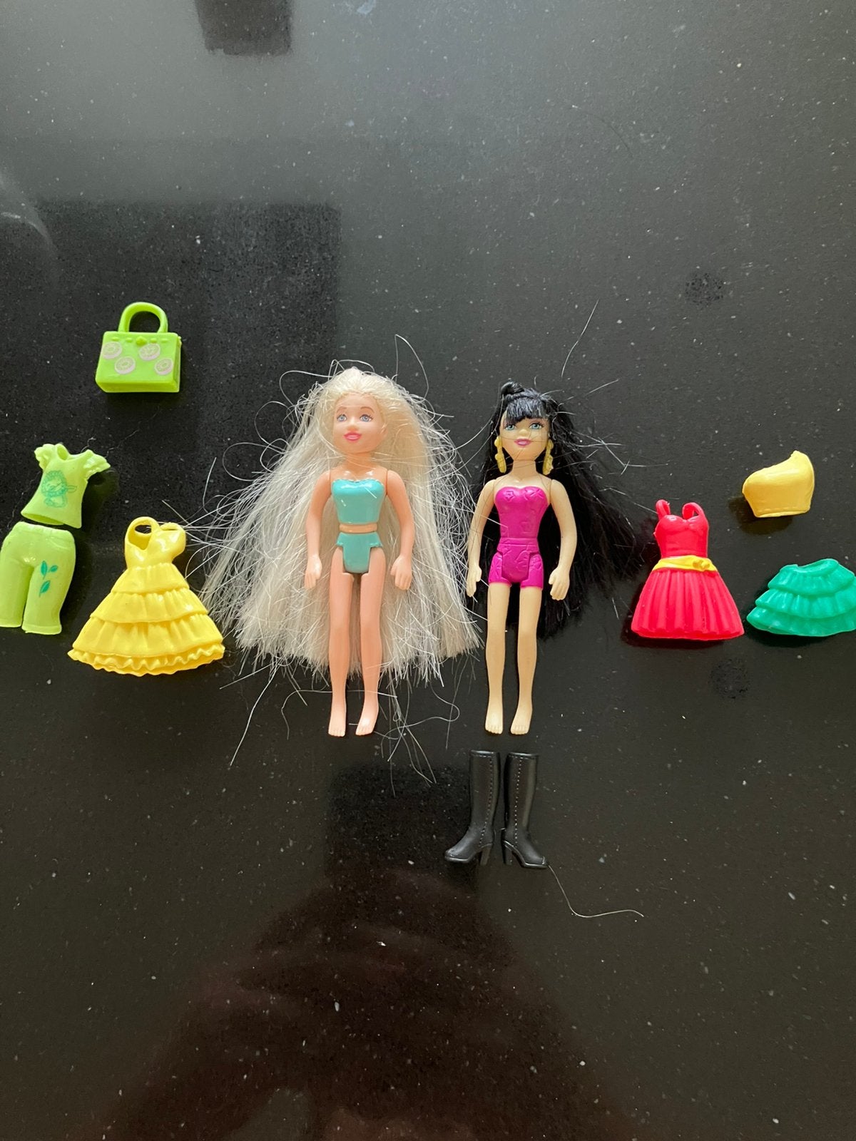 Vintage Polly Pocket 2 poupées + vêtements + accessoires, Enlèvement ou Envoi, Utilisé