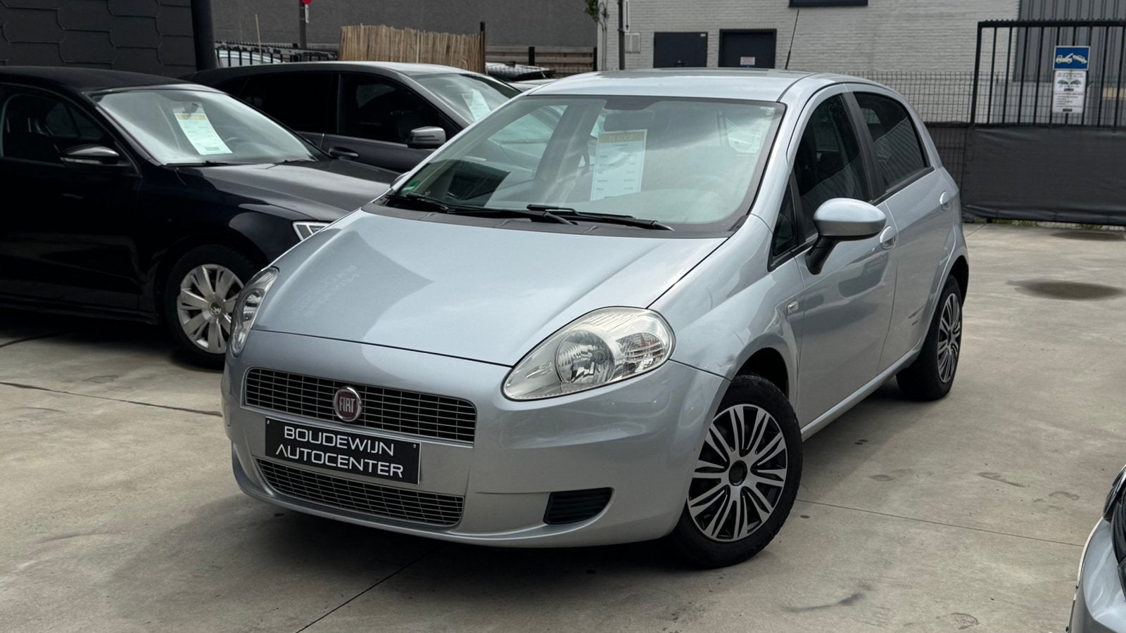 Fiat Punto 1.4Benzine 2008 156.xxxkm GEKEURD voor Verkoop!, Autos, Fiat, Argent ou Gris, Entreprise, Garantie prolongée, Noir