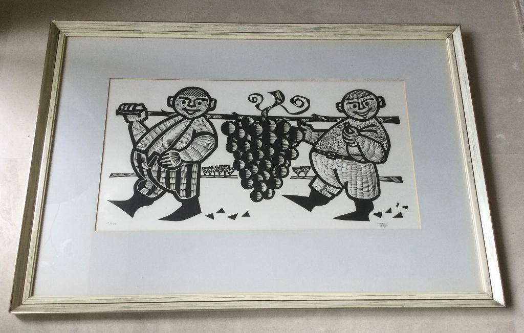 Grafisch werk 2 mannetjes met druiventros door Piet Janssens, Ophalen, Houtsnede, Genummerd