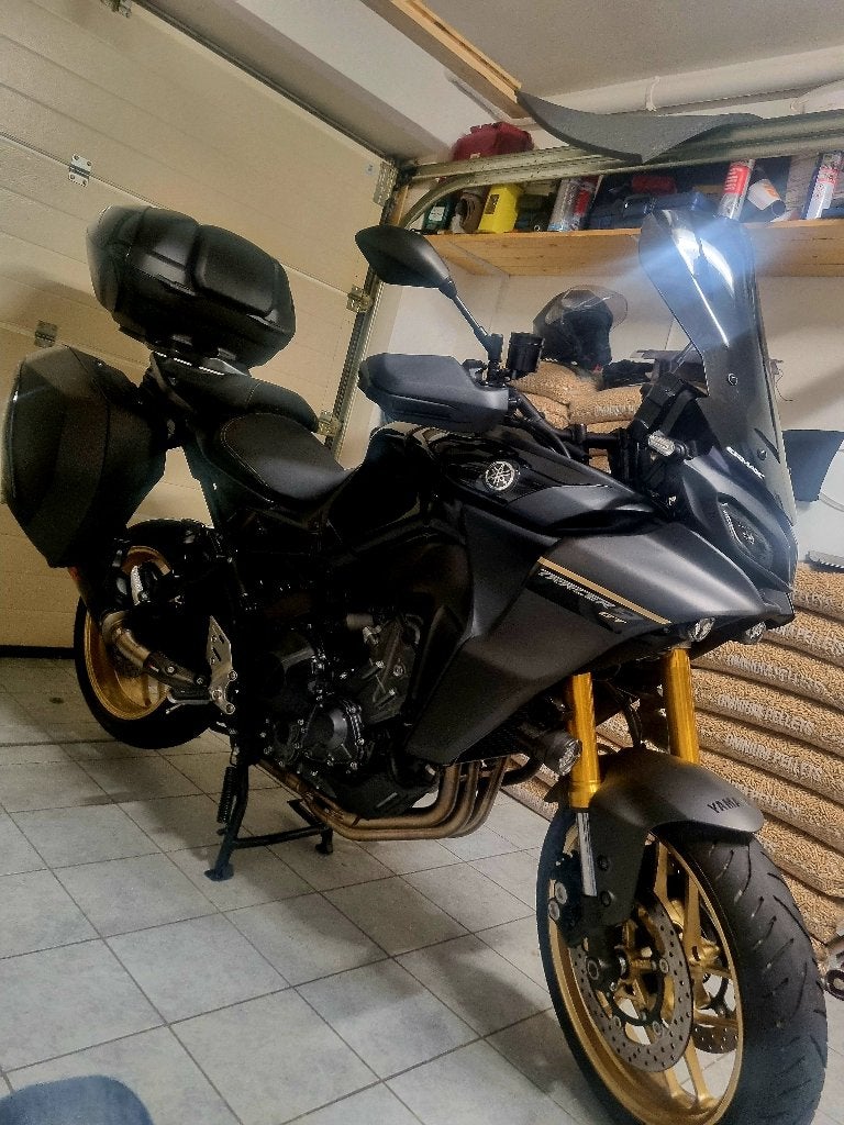 Yamaha tracer 9gt, Motos, Motos | Yamaha, Particulier, 3 cylindres, ABS, Régulateur de vitesse, Amortisseurs réglables électroniquement
