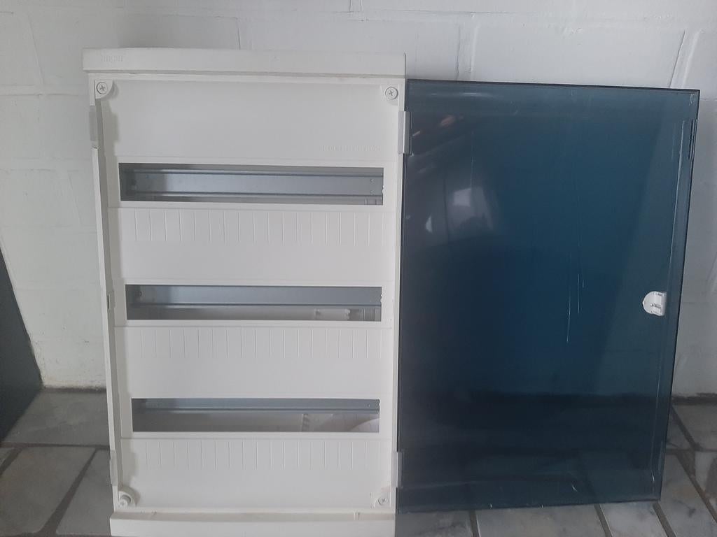 Opbouwverdeelkasten niet gebruikt, Doe-het-zelf en Bouw, Elektriciteit en Kabels, Ophalen