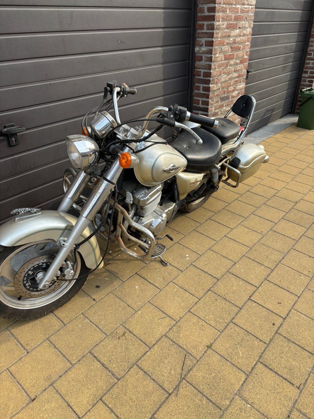 Jinlun JL250-5, Motos, Occasion, Chopper, 2 cylindres, Particulier