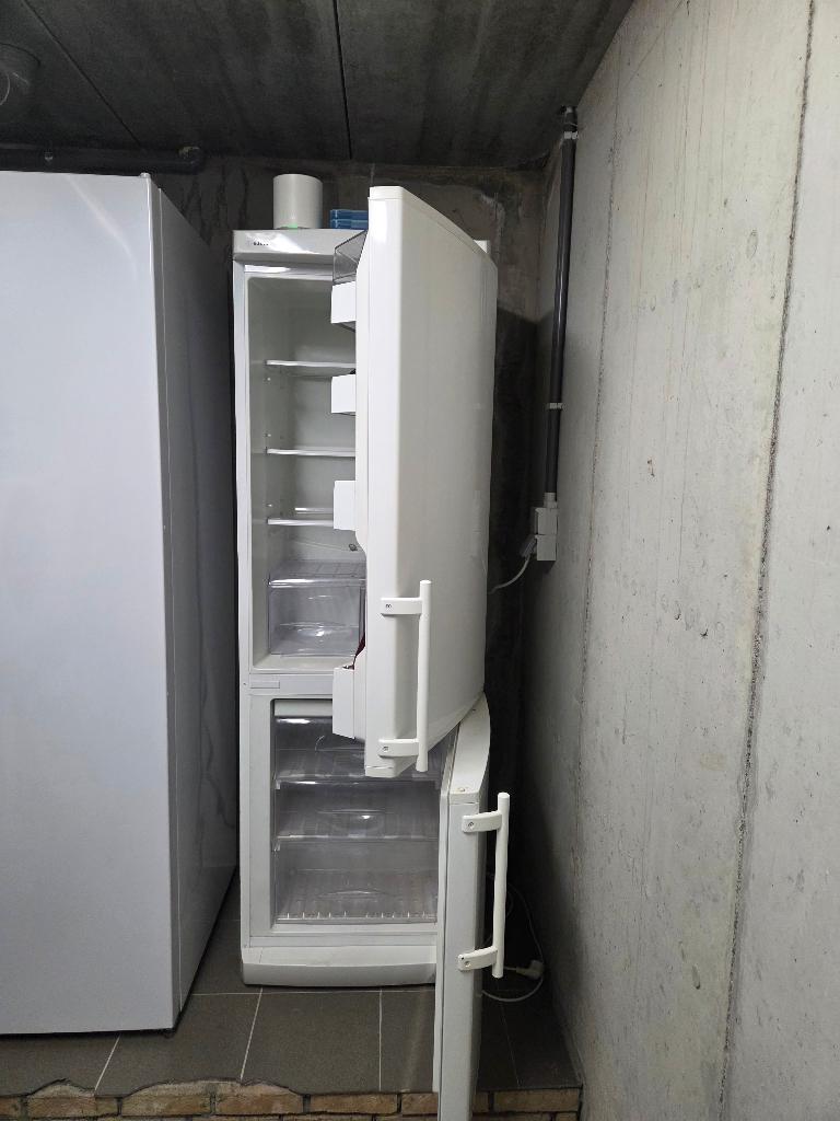Hilton frigo/diepvries, Elektronische apparatuur, Koelkasten en IJskasten, Ophalen, Gebruikt, Met vriesvak