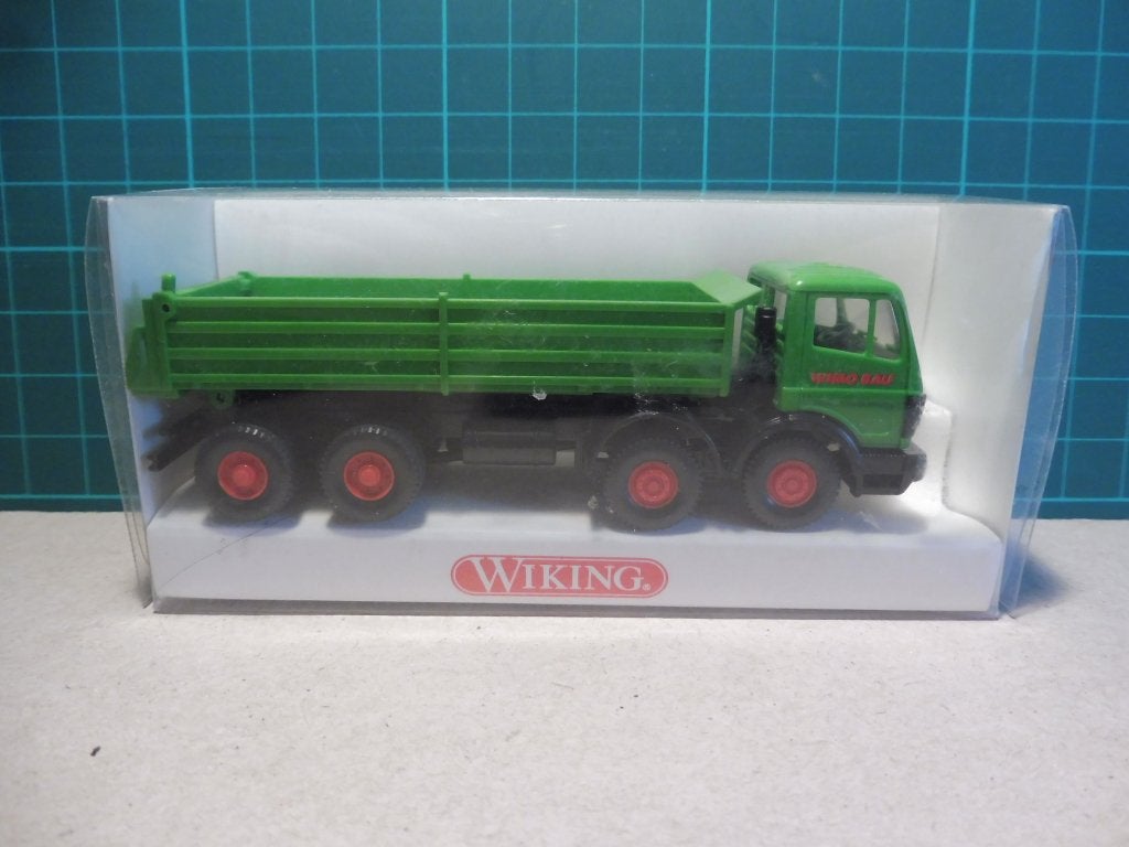 1:87 Wiking 6740224 Mercedes NG SK94 kipper 4-asser Wimo Bau, Enlèvement ou Envoi, Comme neuf, Bus ou Camion, Wiking